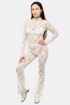 FNS300 - Floral Lace Flare Leggings -Tops Zone FNS300 OffWhite2
