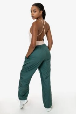 RNF405 Unisex - Nylon Taffeta Lined Track Pant 20 RNF405 Unisex - Nylon Taffeta Lined Track Pant -Tops Zone RNF405 BLUEALGAE KAMRYN 1k